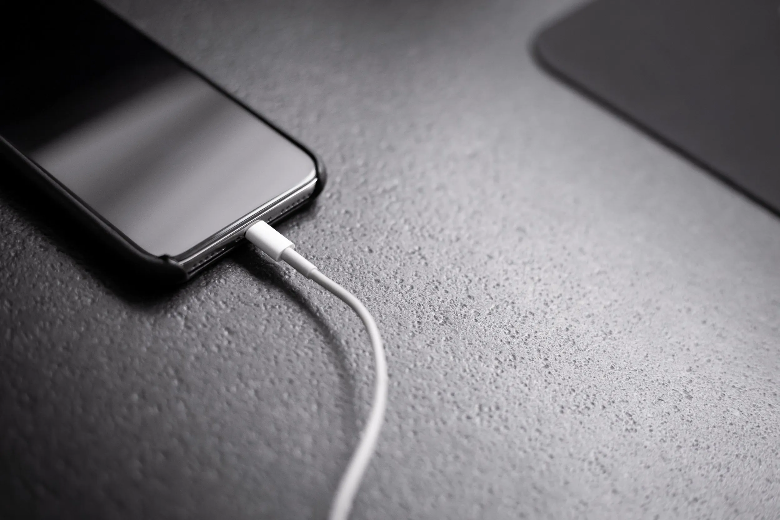 What is the Best Portable Charger for Travel? 